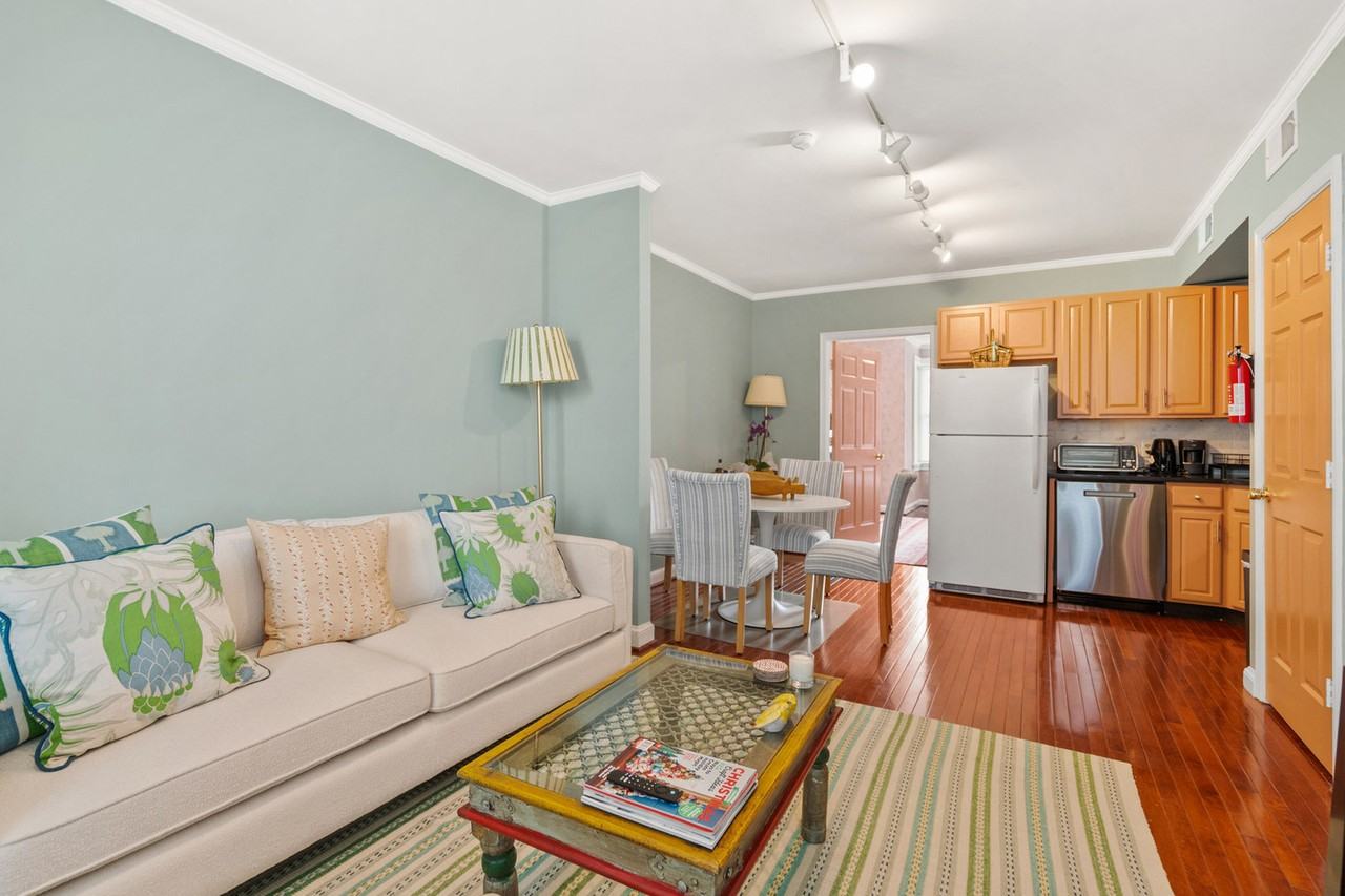 3143 N St Nw #1047365P - Photo 2 of 9