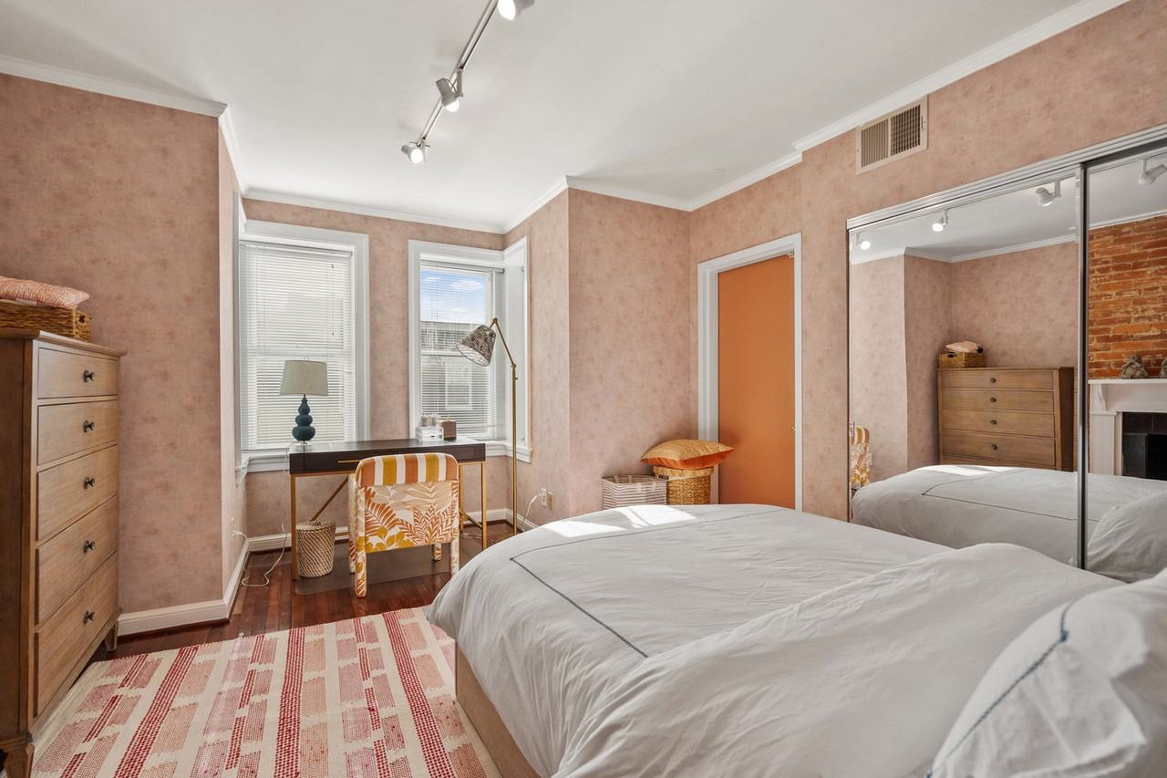 3143 N St Nw #1047365P - Photo 5 of 9