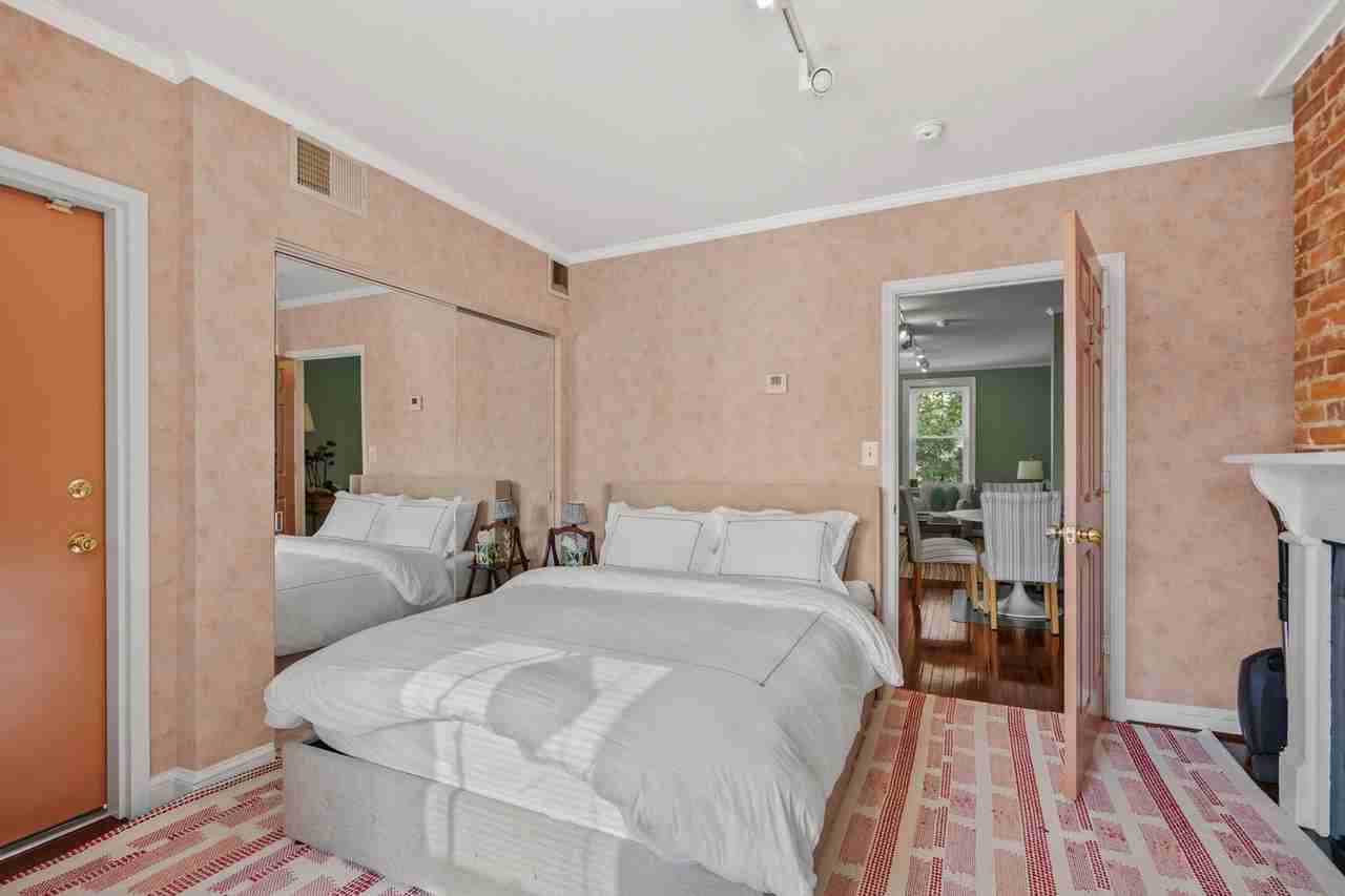3143 N St Nw #1047365P - Photo 6 of 9