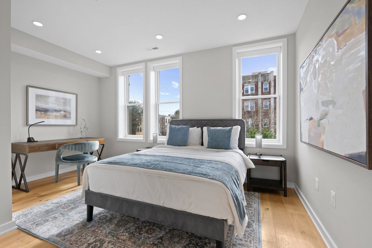 418 D St Se #1045688P - Photo 7 of 18