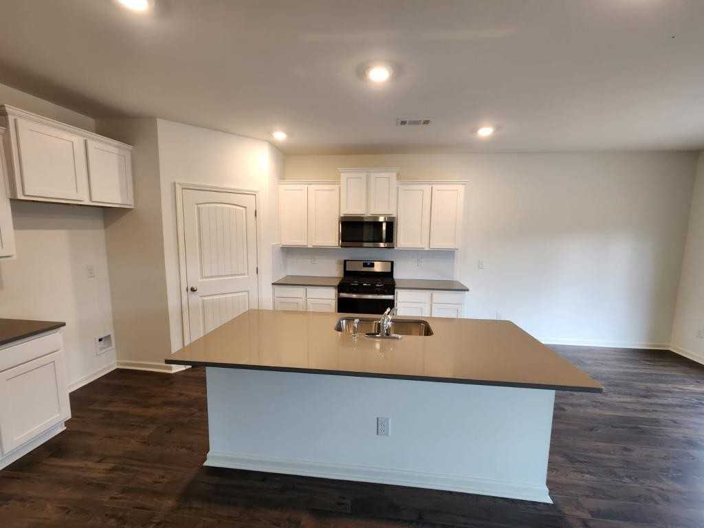 261 Park Crest Run - Photo 3 of 15