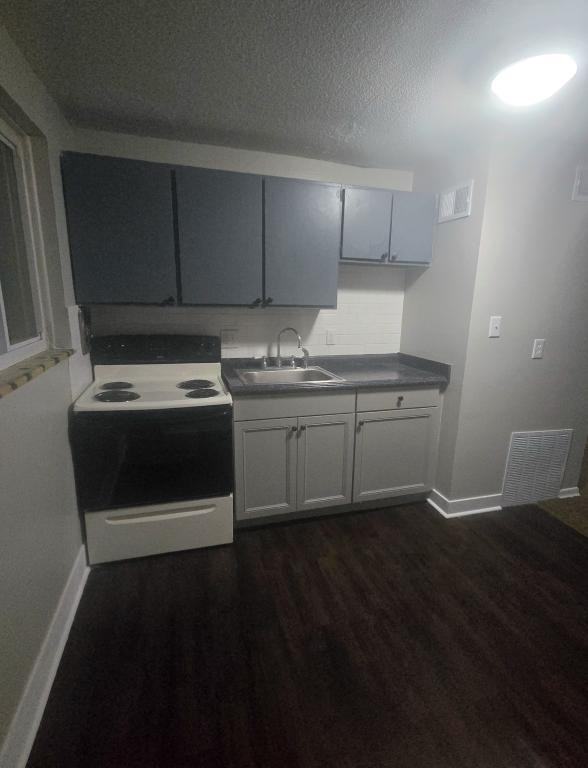 241 Martin Ave - Photo 3 of 5