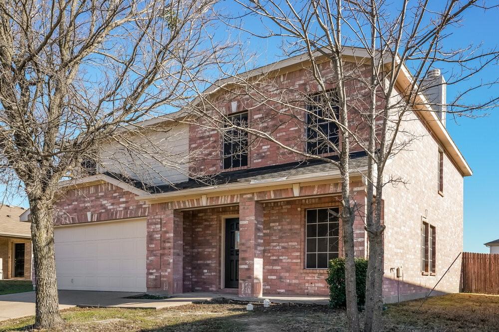 1326 Burleson St - Photo 4 of 17
