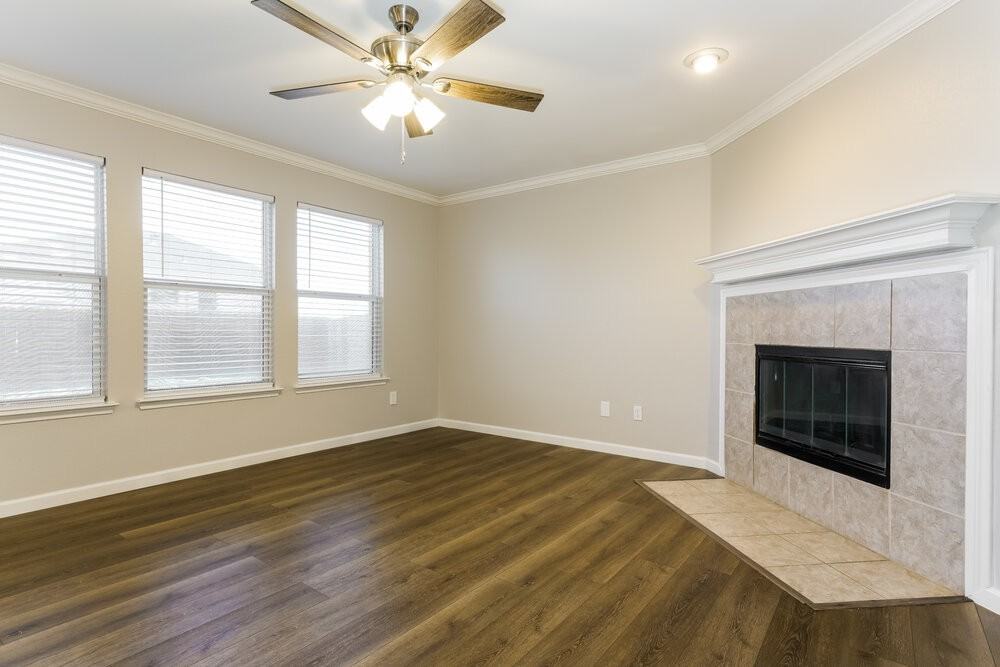 1326 Burleson St - Photo 7 of 17