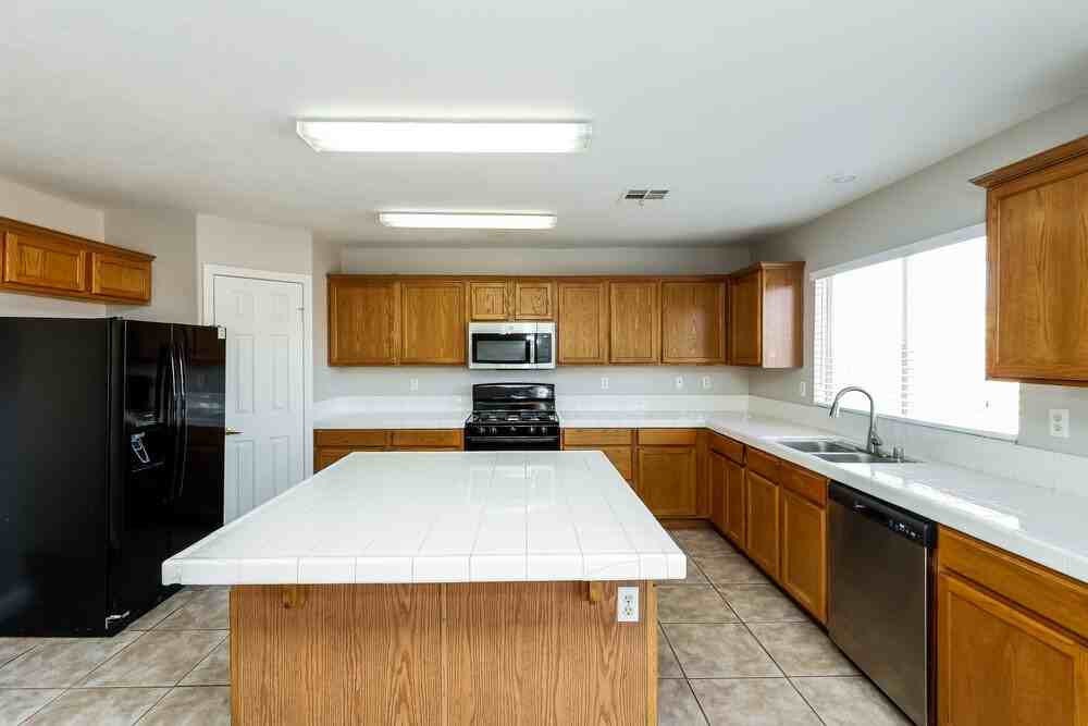 4846 Little Cayman St - Photo 7 of 17