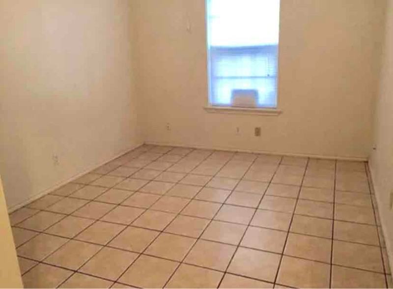 7664 Oak Chase - Photo 3 of 9