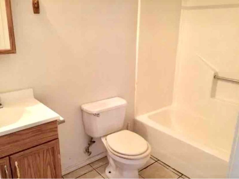 7664 Oak Chase - Photo 4 of 9