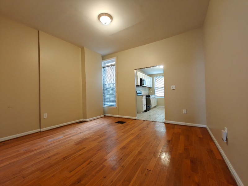 400 E Lorraine Ave - Photo 3 of 20