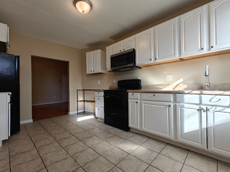 400 E Lorraine Ave - Photo 5 of 20