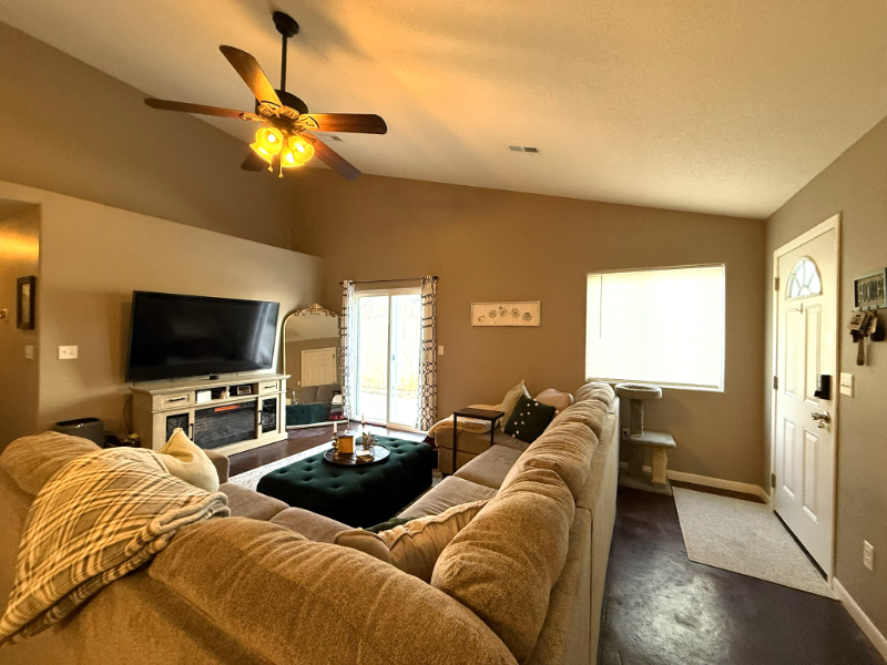 1288 N Curtis Ct - Photo 2 of 20