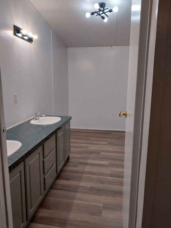 139 Alvin Bullen Rd - Photo 7 of 11