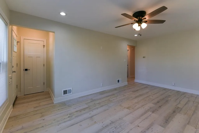 13527 S Mackinaw Ave - Photo 3 of 13