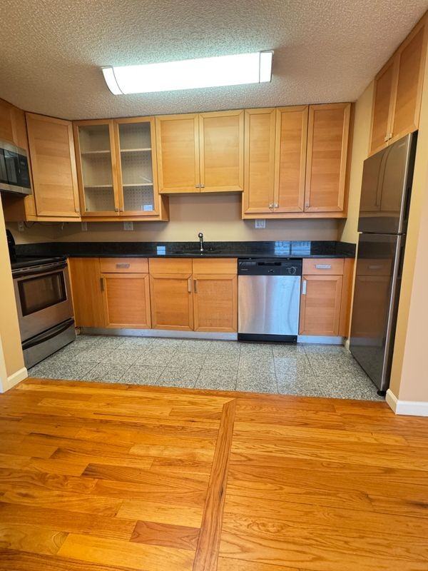 184 Pequot Ave ##304 - Photo 4 of 9