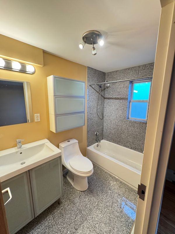 184 Pequot Ave ##304 - Photo 6 of 9