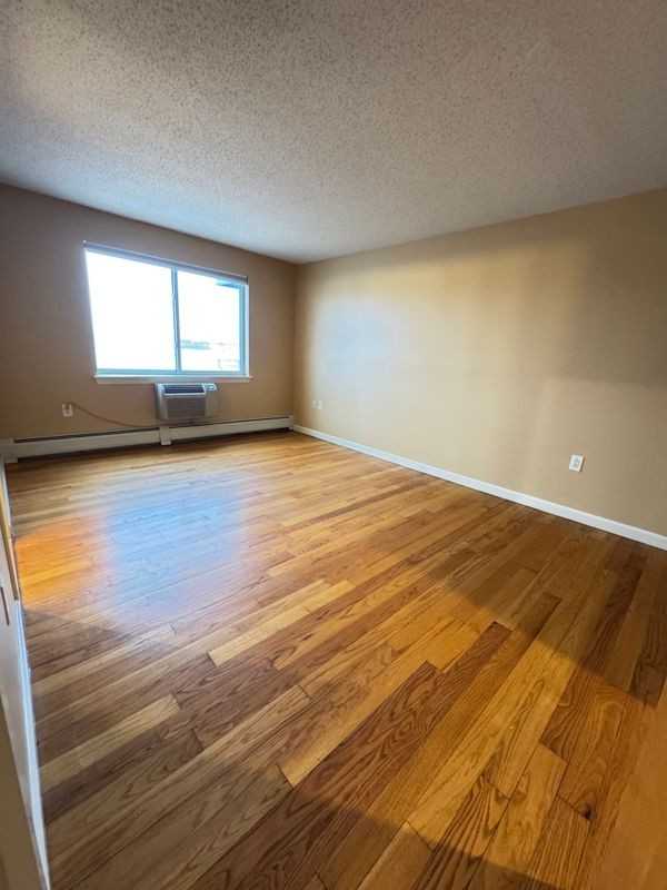 184 Pequot Ave ##304 - Photo 7 of 9