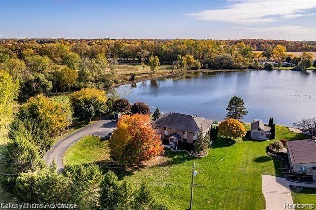 27300 Sandy Hill Ct - Photo 2 of 2