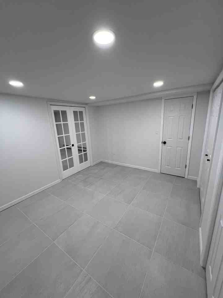 828 Throgs Neck Expy - Photo 3 of 12