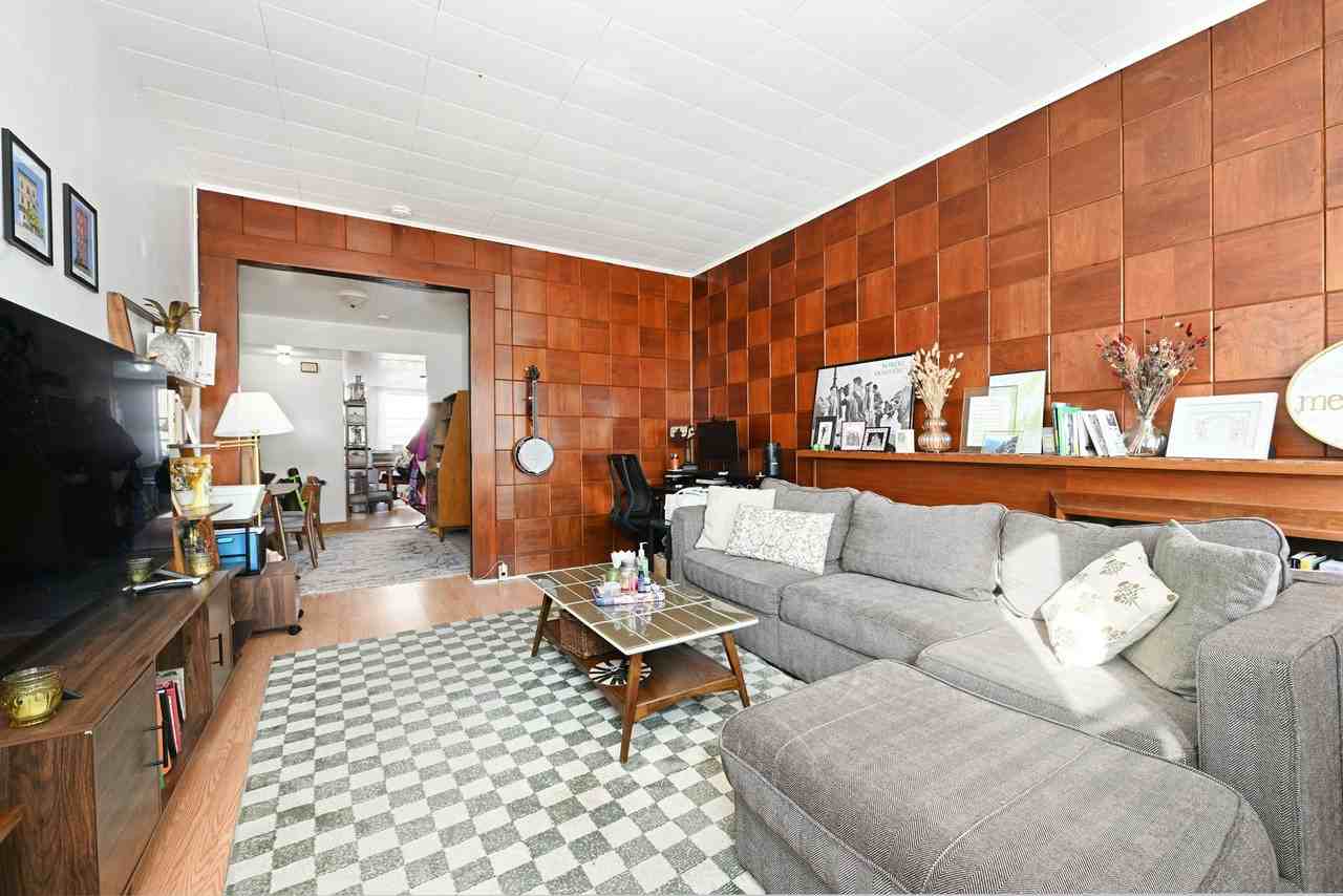 902 Park Ave #3 - Photo 3 of 12
