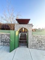 featured image of 1606 N Stanton St #6