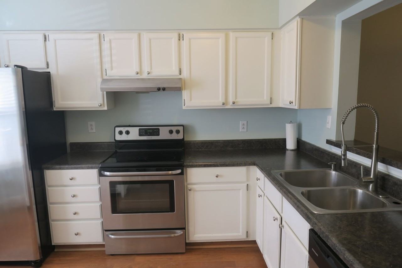 2318 Sandollar Ct - Photo 3 of 24