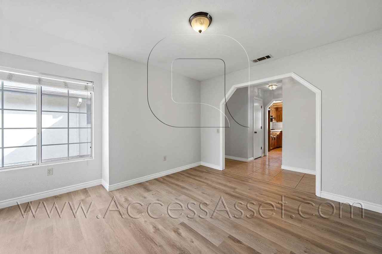4473 Brighton Ct - Photo 3 of 33