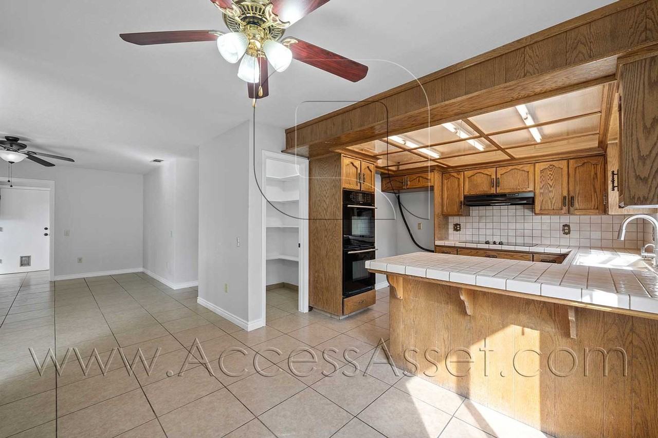 4473 Brighton Ct - Photo 4 of 33