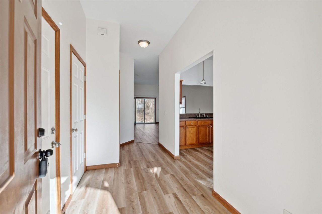 6244 Timberside Dr - Photo 4 of 34