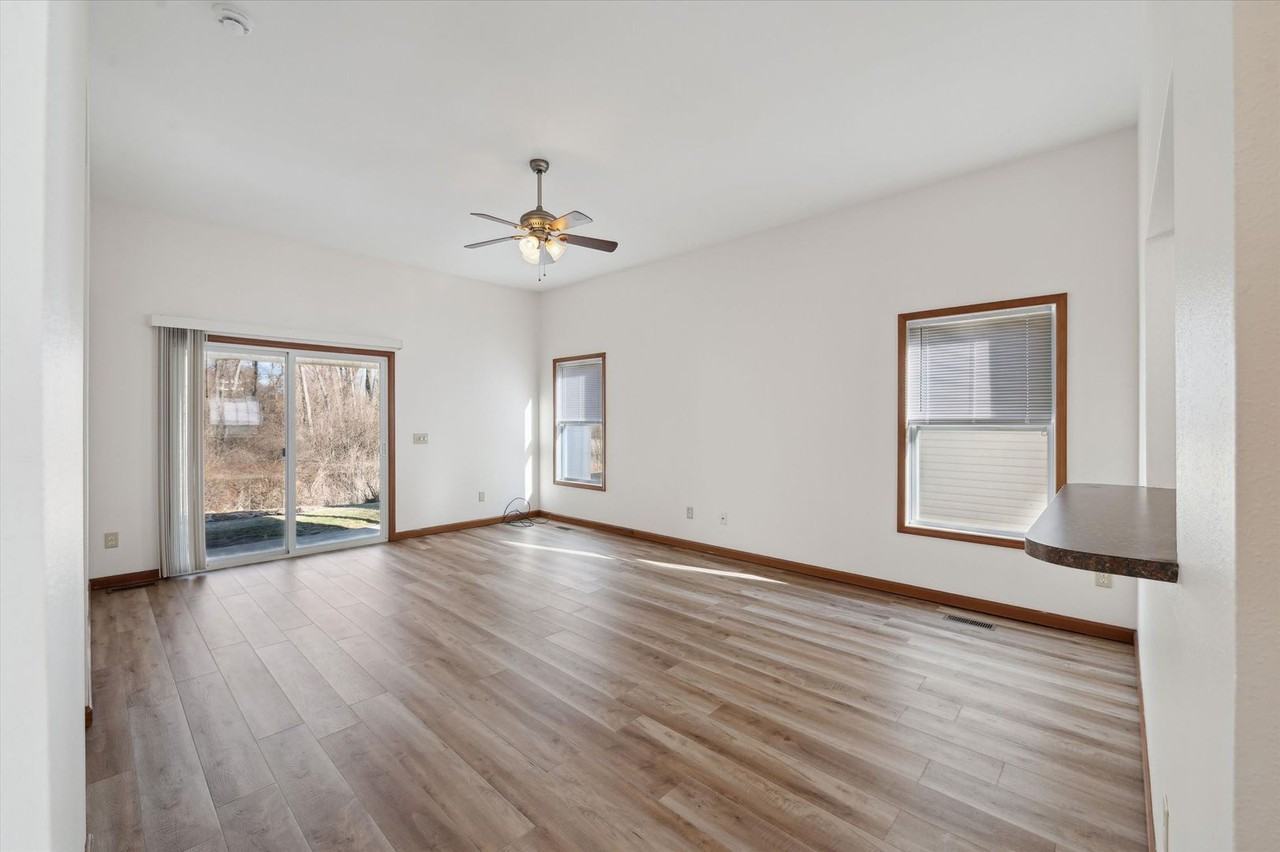 6244 Timberside Dr - Photo 7 of 34