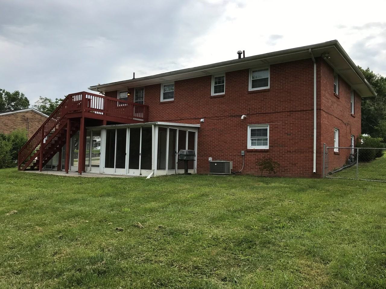 191 Ivy Ln - Photo 2 of 21