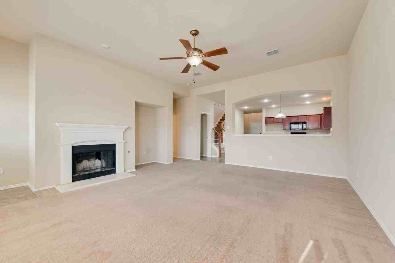 2048 Gardenia Dr - Photo 3 of 20