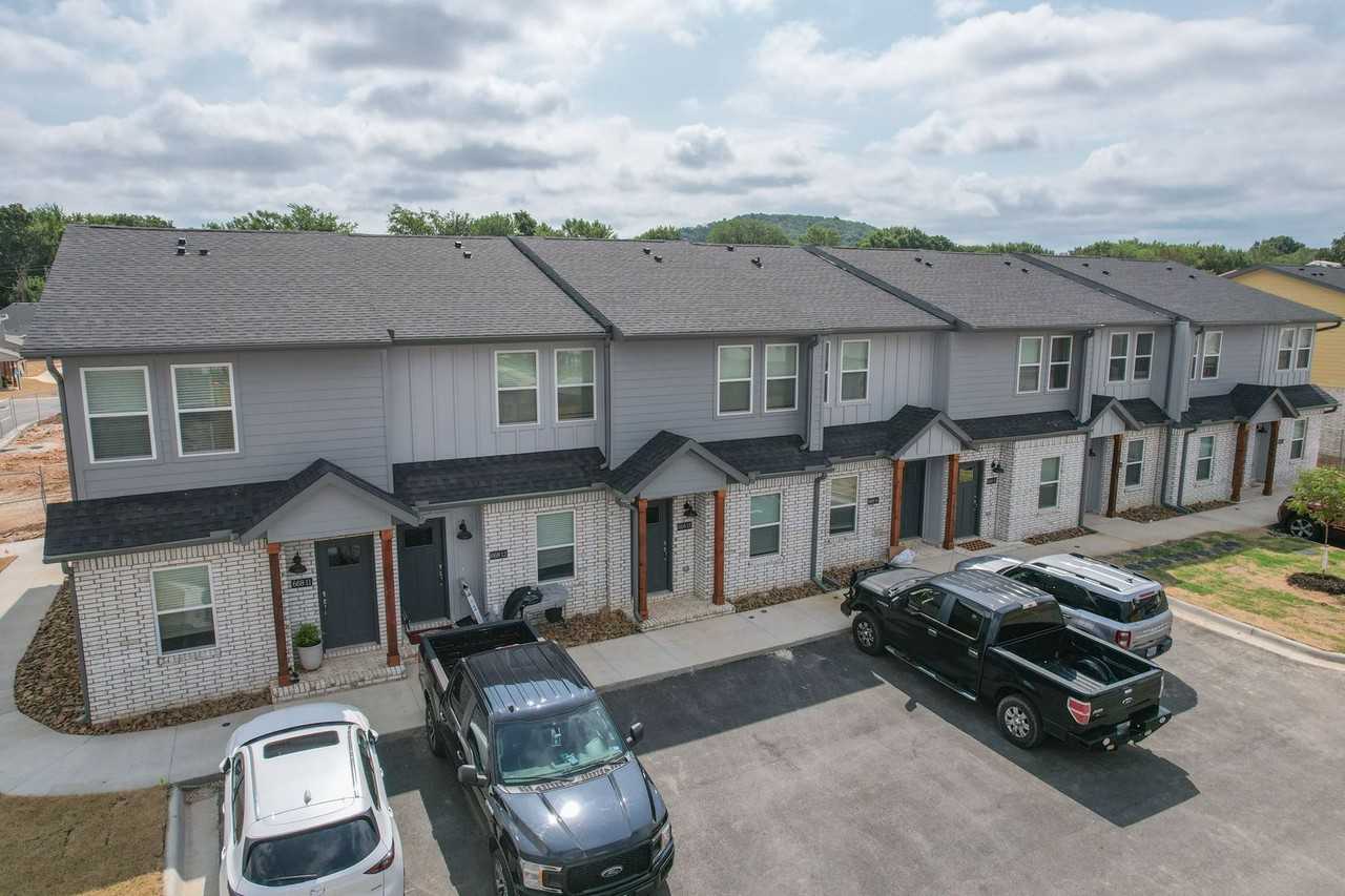 654 N Littleleaf Ter #24