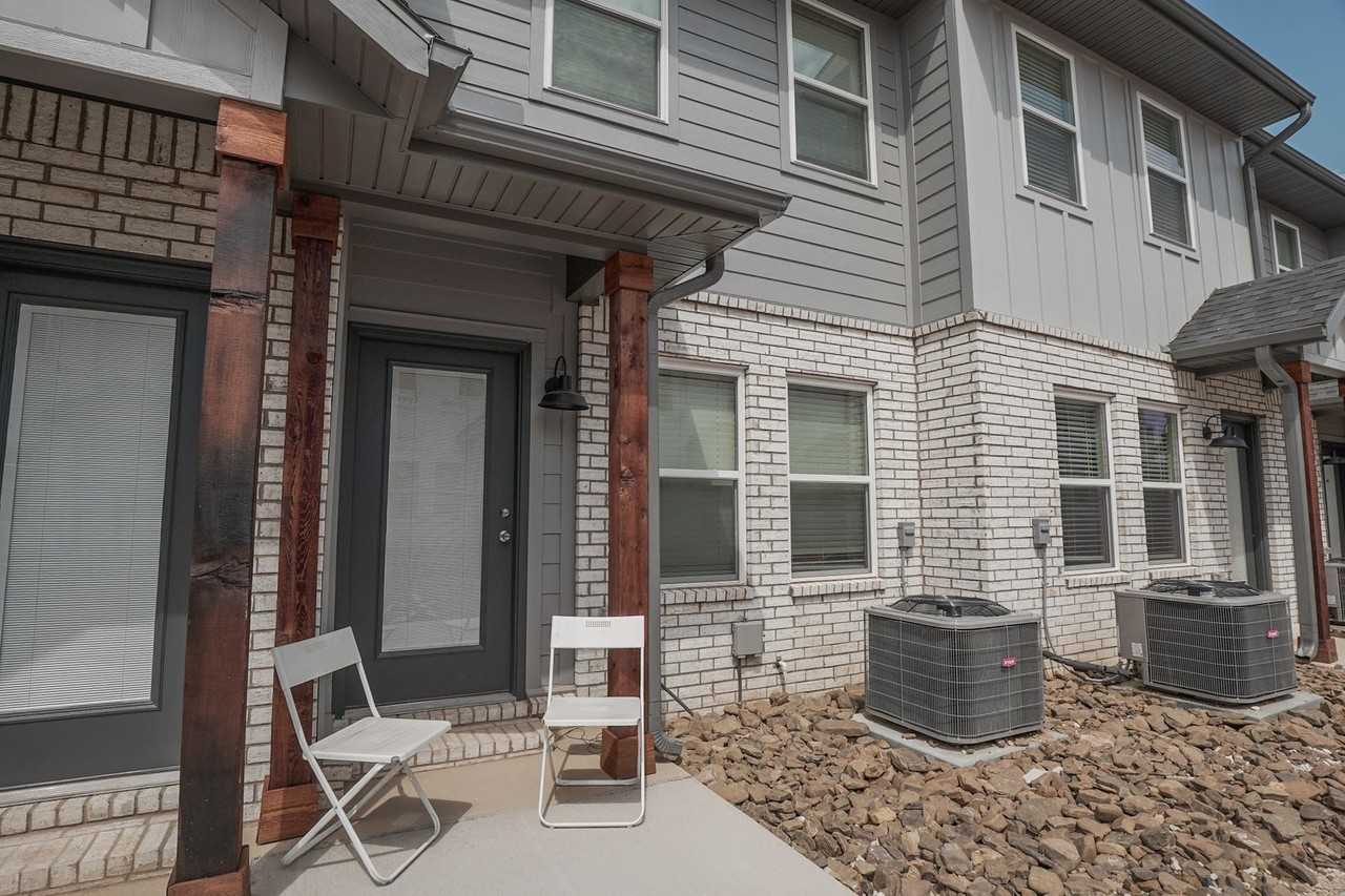654 N Littleleaf Ter #24 - Photo 2 of 16