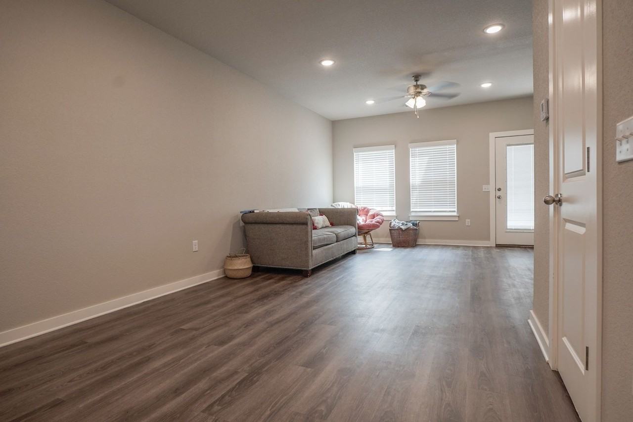 654 N Littleleaf Ter #24 - Photo 4 of 16