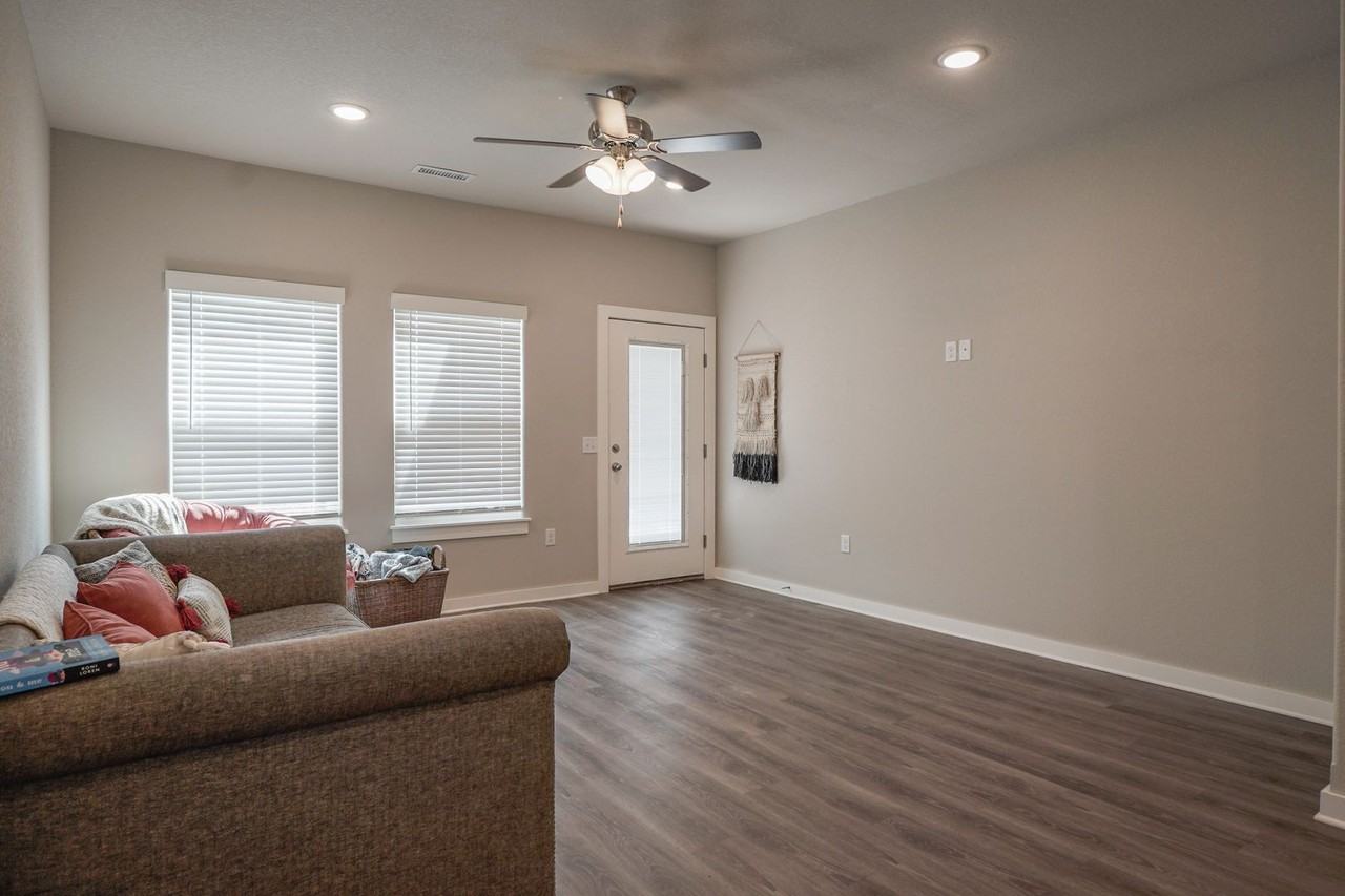 654 N Littleleaf Ter #24 - Photo 5 of 16