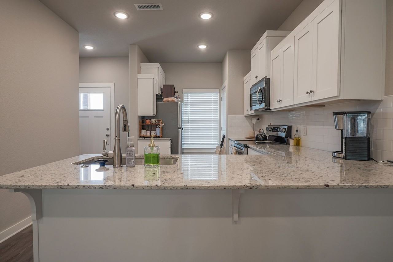 654 N Littleleaf Ter #24 - Photo 6 of 16