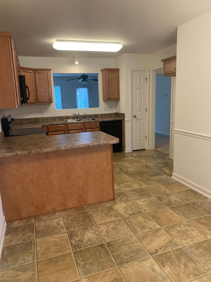 1408 Prestwood Ct - Photo 5 of 24