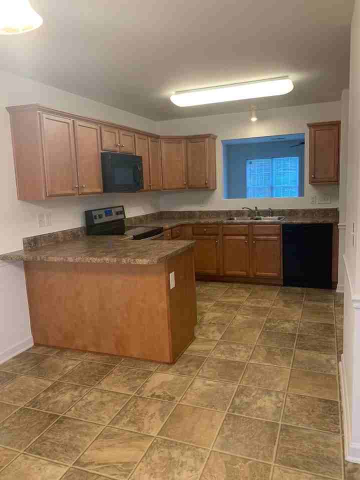 1408 Prestwood Ct - Photo 6 of 24
