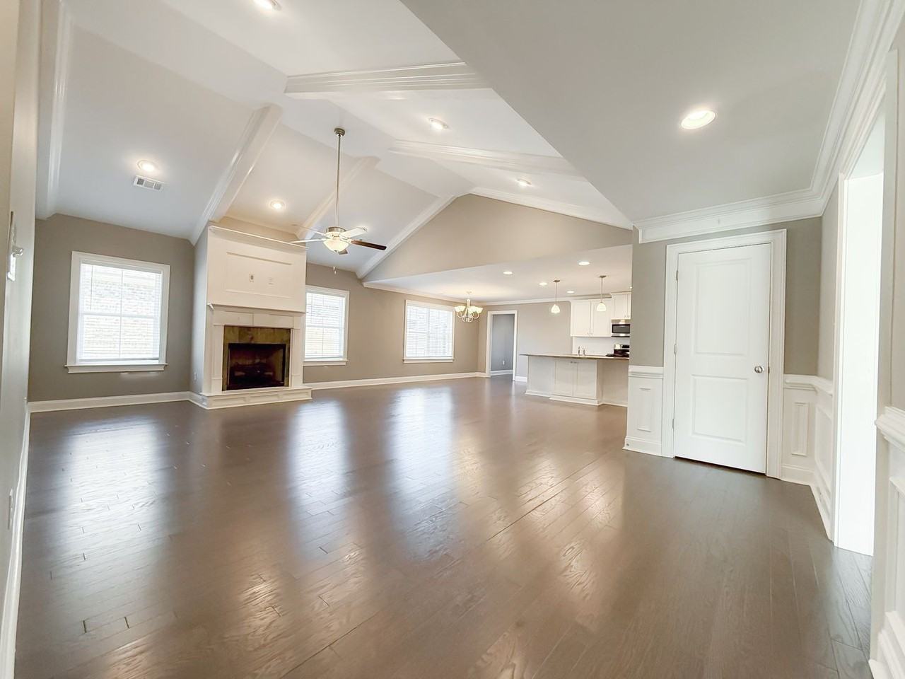 121 Quail Run Ave - Photo 3 of 35