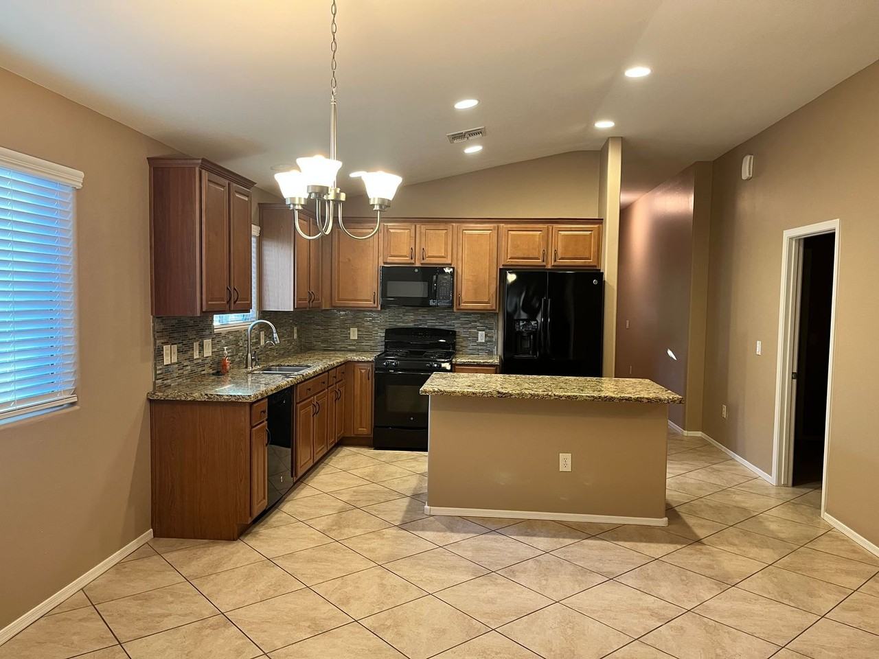 8736 W Saguaro Moon Rd - Photo 6 of 29