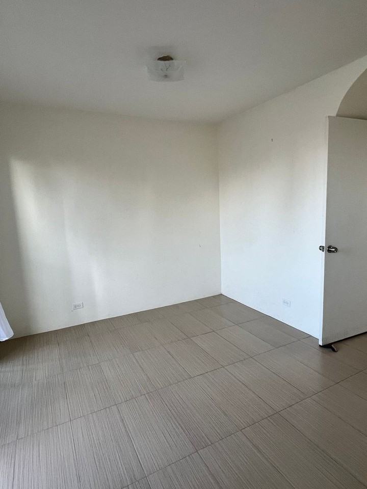 1533 Nehoa St #14 - Photo 4 of 12