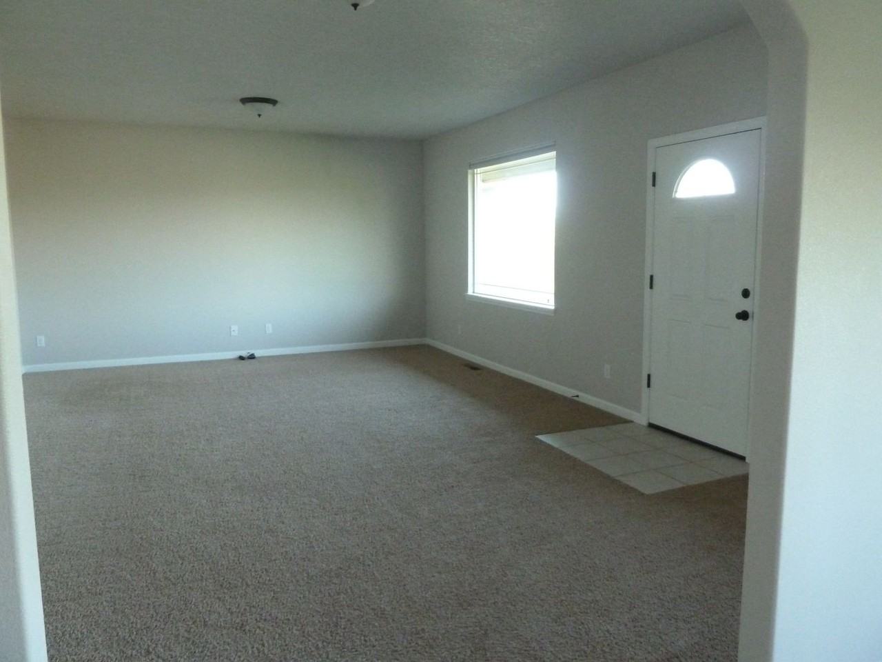 9531 70th Ave Se - Photo 2 of 14