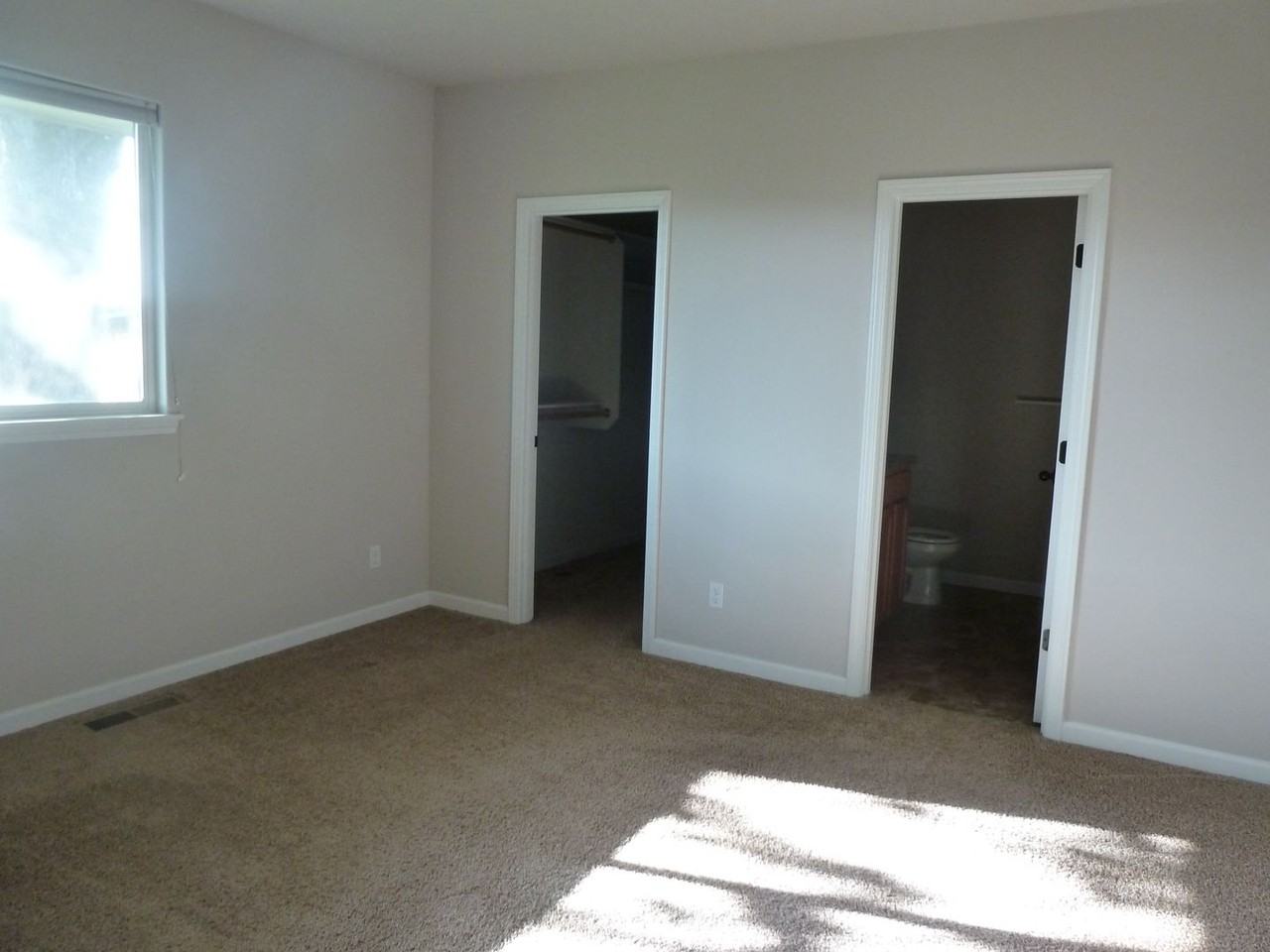 9531 70th Ave Se - Photo 3 of 14