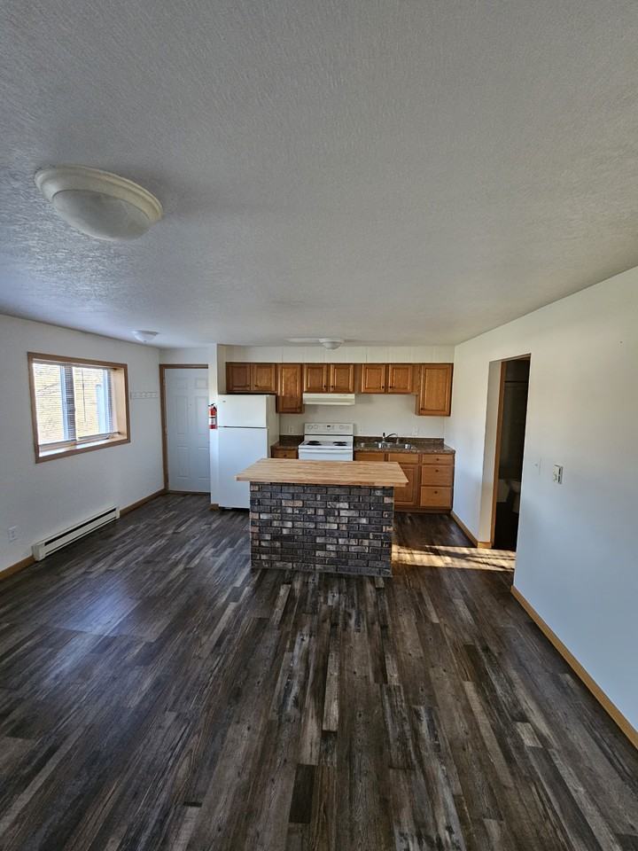 1260 Oakview Dr #4 - Photo 3 of 20