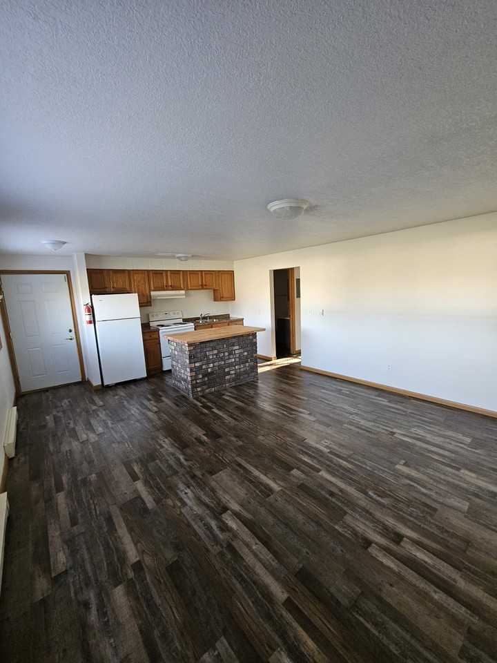 1260 Oakview Dr #4 - Photo 4 of 20