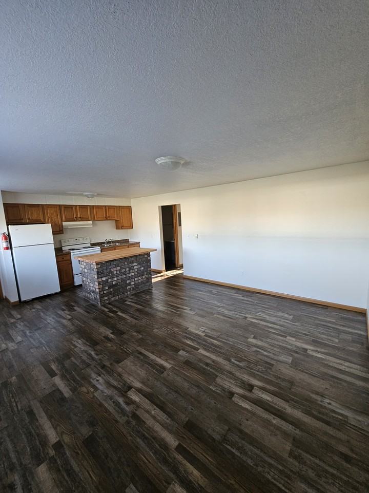 1260 Oakview Dr #4 - Photo 5 of 20