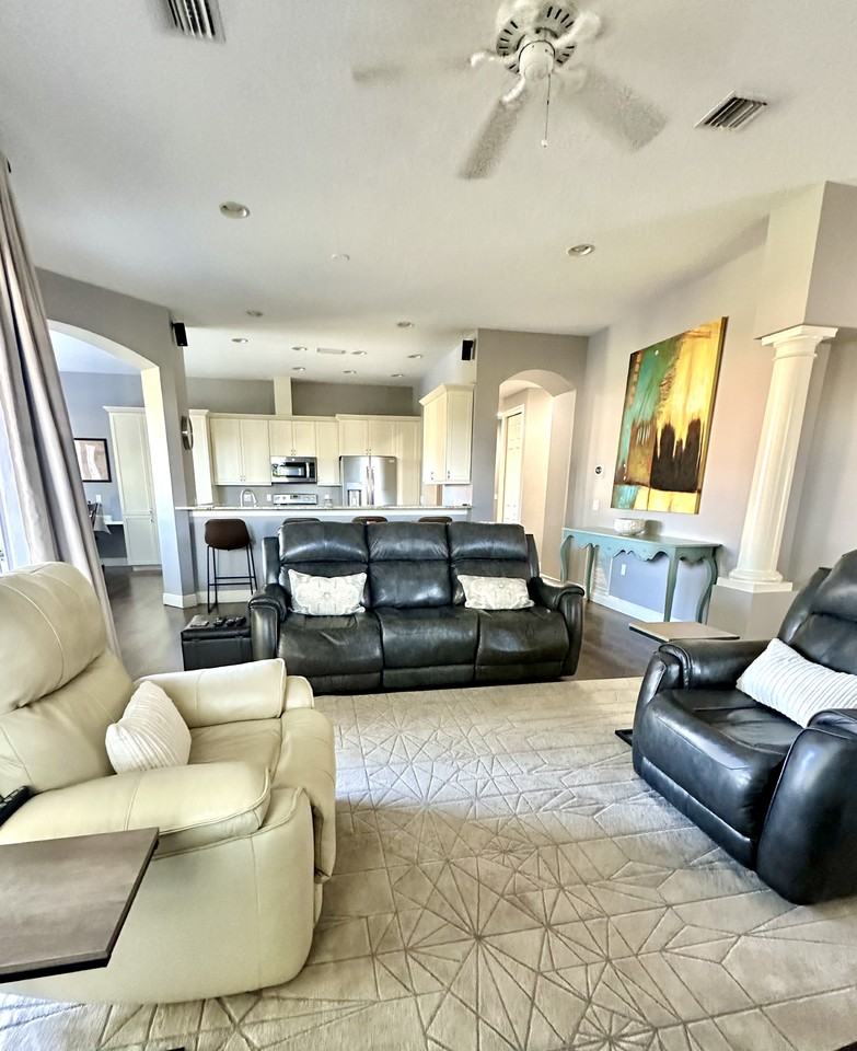 5530 46th Ct W - Photo 4 of 27