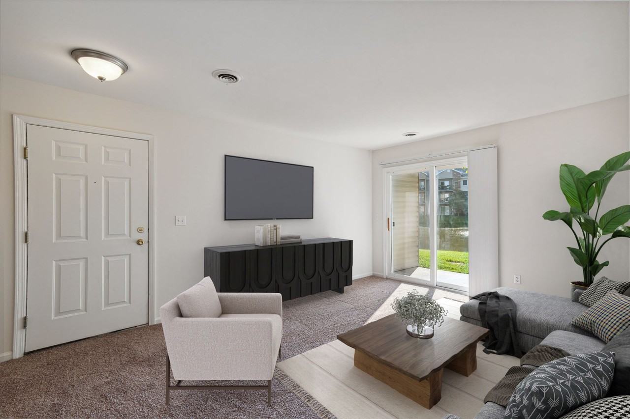 South Pointe - Photo 6 of 50