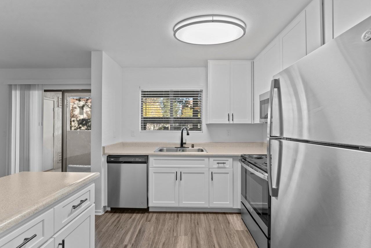 Sagecliff Apartments - Photo 2 of 30