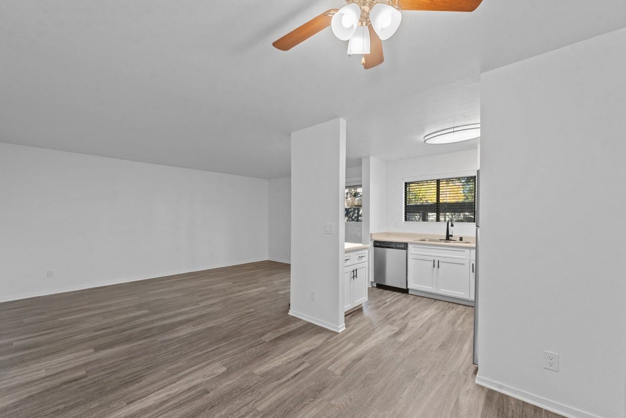 Sagecliff Apartments - Photo 7 of 30