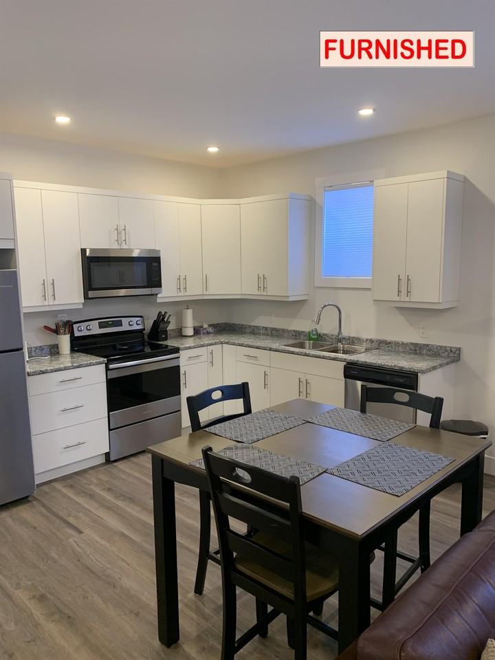 8420 B-8420 81 St - Photo 4 of 13